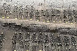 开云平台-吉(jí)林遼(liáo)源有座山(shān)，層(céng)層(céng)曡(dié)曡(dié)壘(lěi)滿(mǎn)白(bái)骨