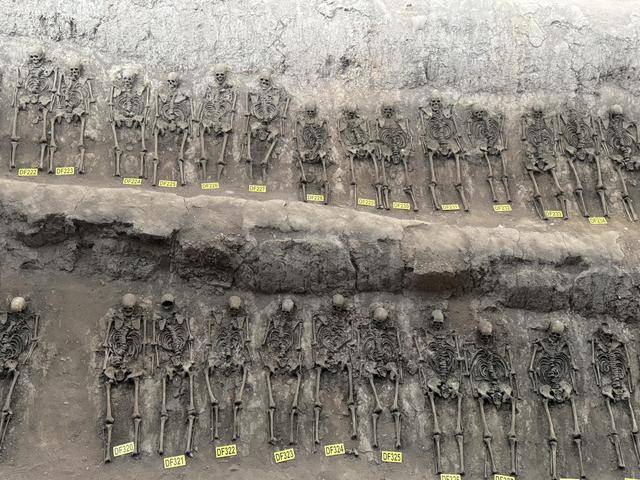 吉林辽源有座山，层层叠叠垒满白骨