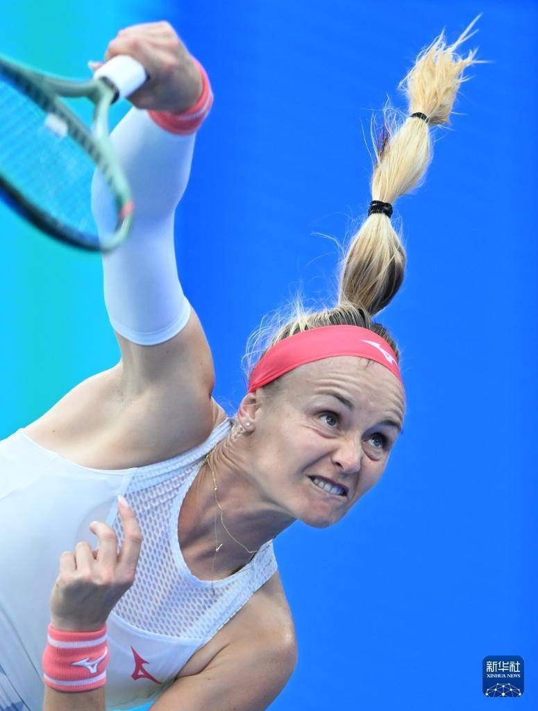 武网：萨巴伦卡晋级