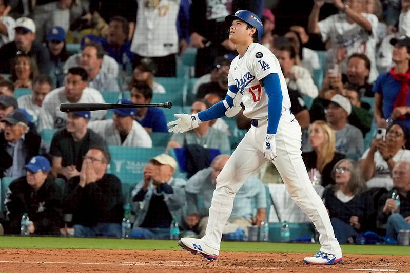 詹姆斯大赞库里：他就是篮球界的大谷翔平