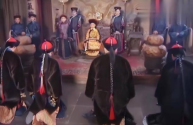 康熙擒鳌拜后未杀他，晚年亲自为其平反，背后藏着怎样的帝王心术